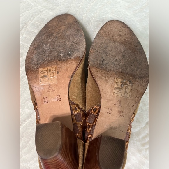Anthropologie Suede Ankle Boots Embroidered Mesh Panel Block Heel Boho Size 8 - Picture 8 of 15